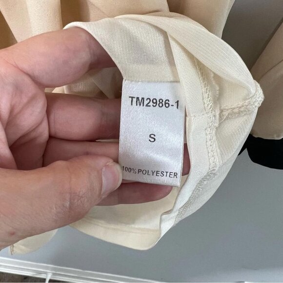 THML Womens Size Small Long Sleeve Blouson Dress Cream Black V Neckline Neutral - Picture 8 of 10
